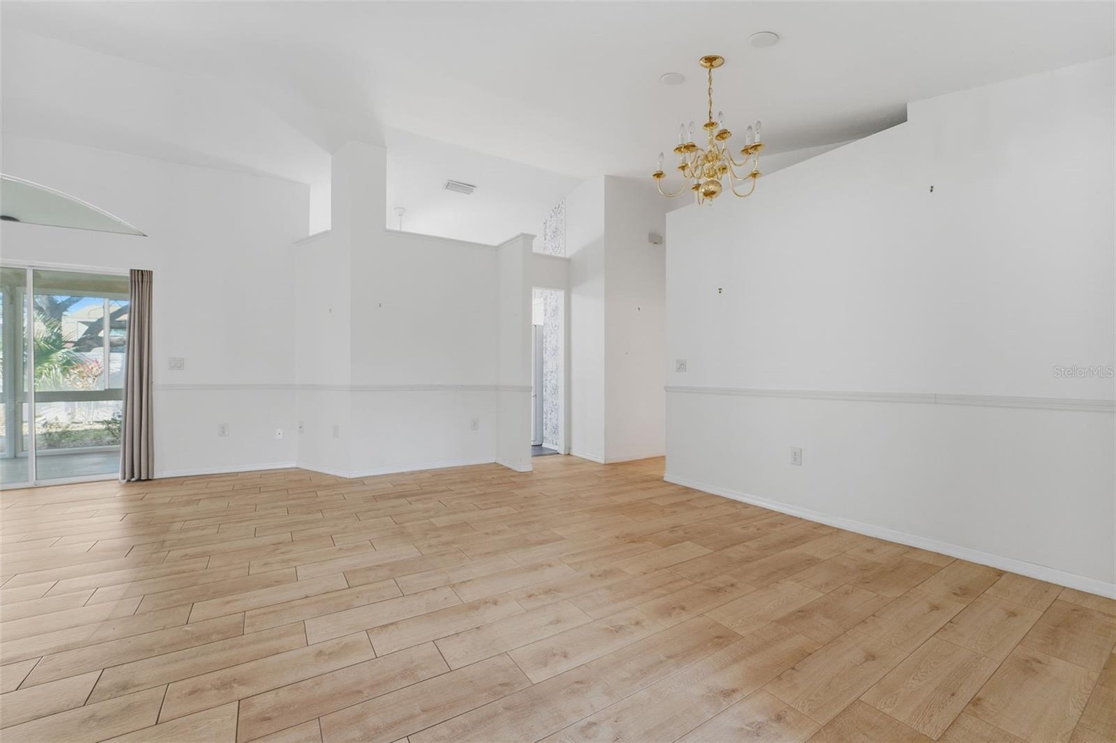 Image 4 of 23 For 5744 Antibes Street 3059