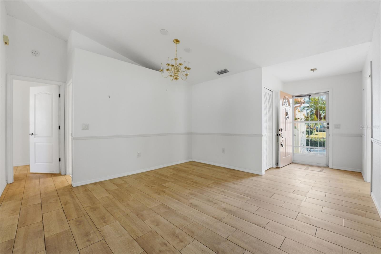 Image 5 of 23 For 5744 Antibes Street 3059