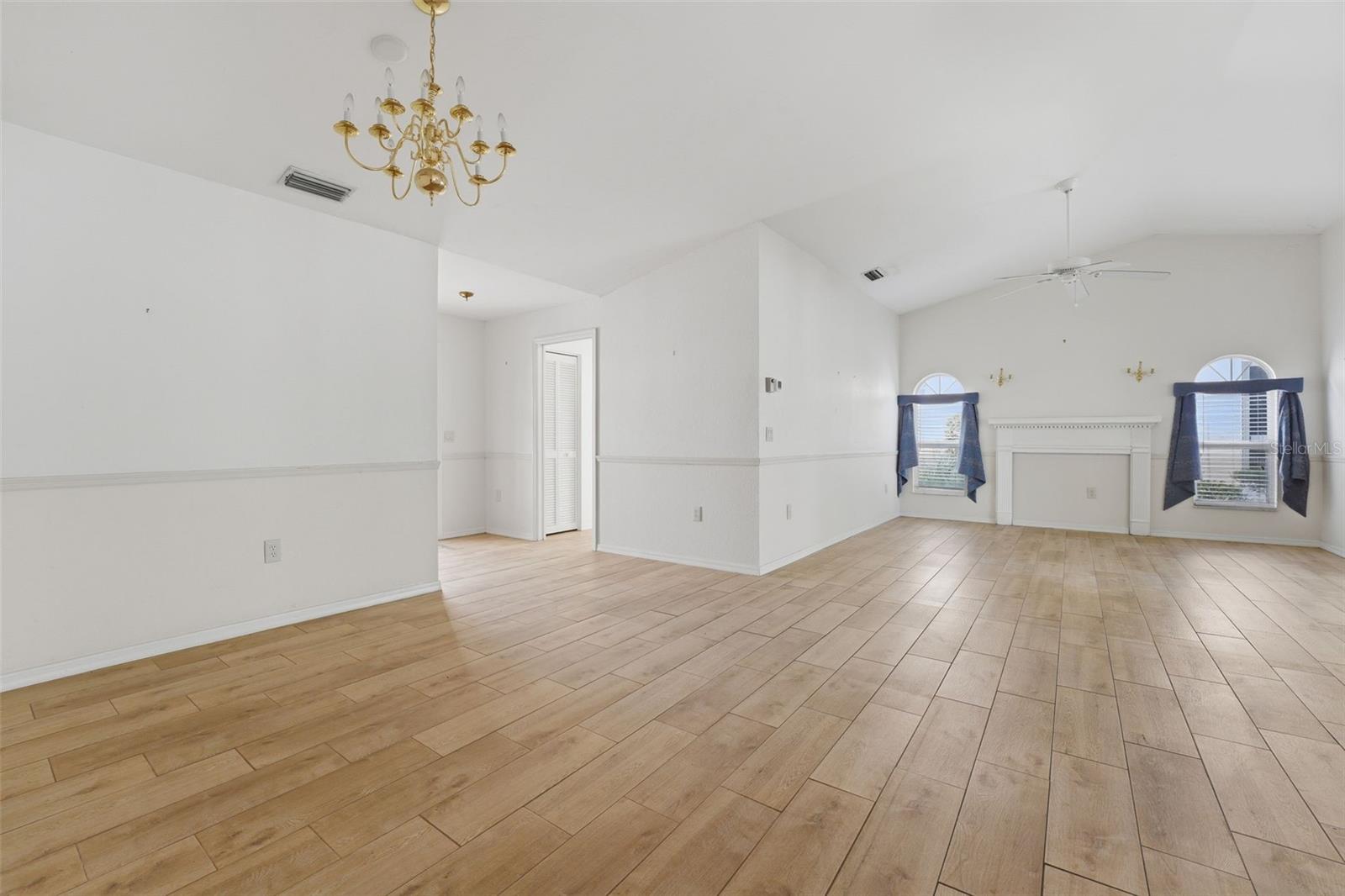 Image 6 of 23 For 5744 Antibes Street 3059