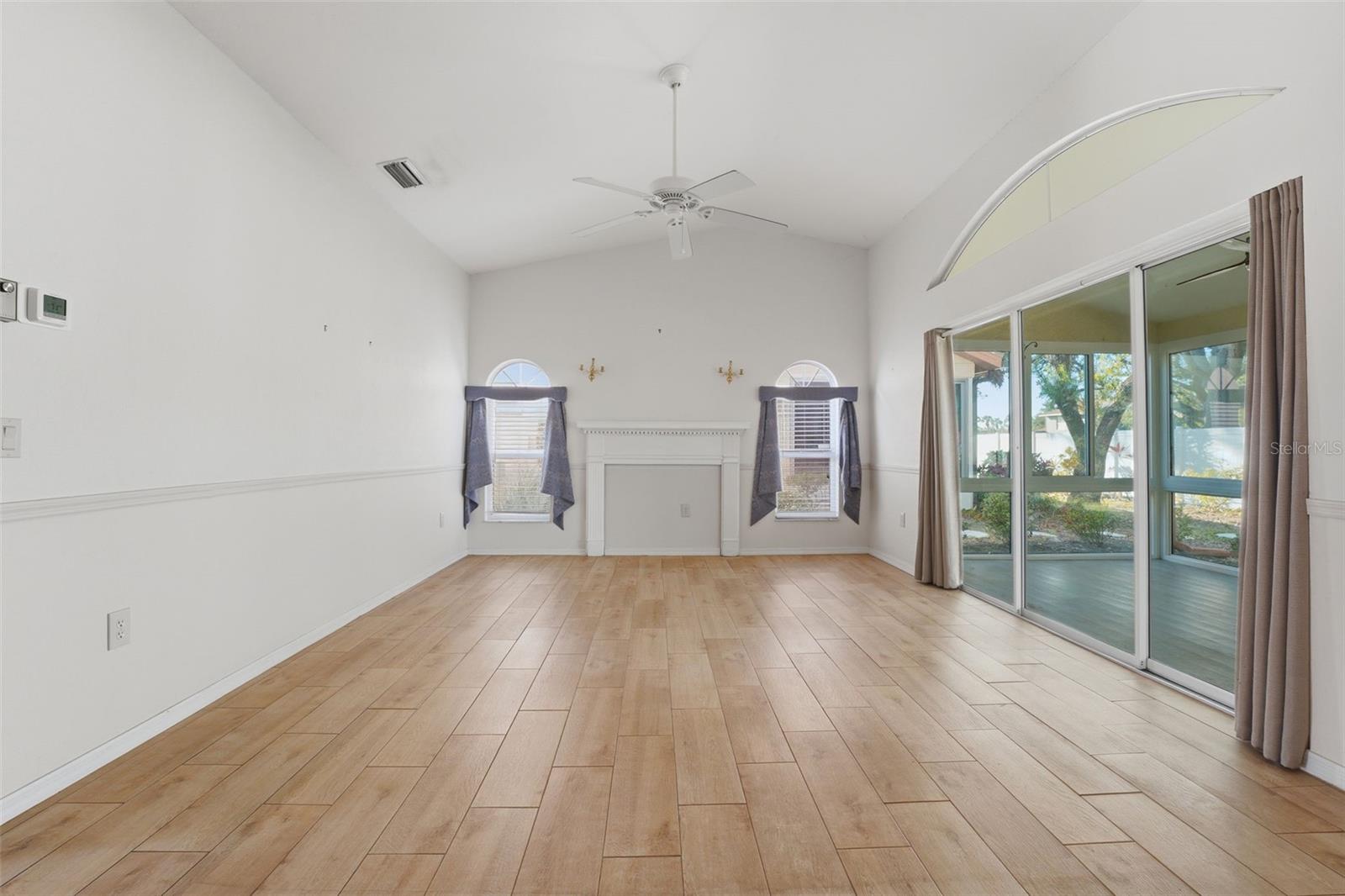 Image 7 of 23 For 5744 Antibes Street 3059