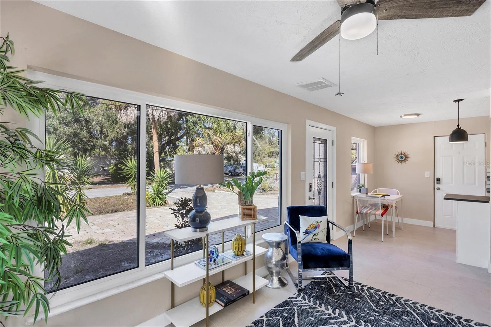 Image 10 of 33 For 2111 Vinson Avenue