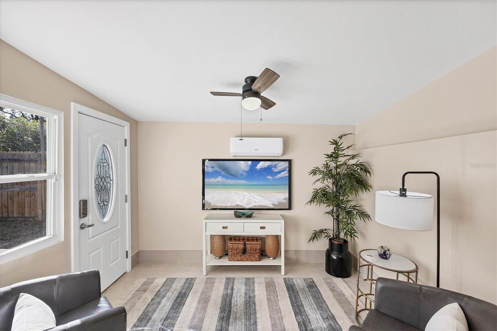 Image 11 of 33 For 2111 Vinson Avenue