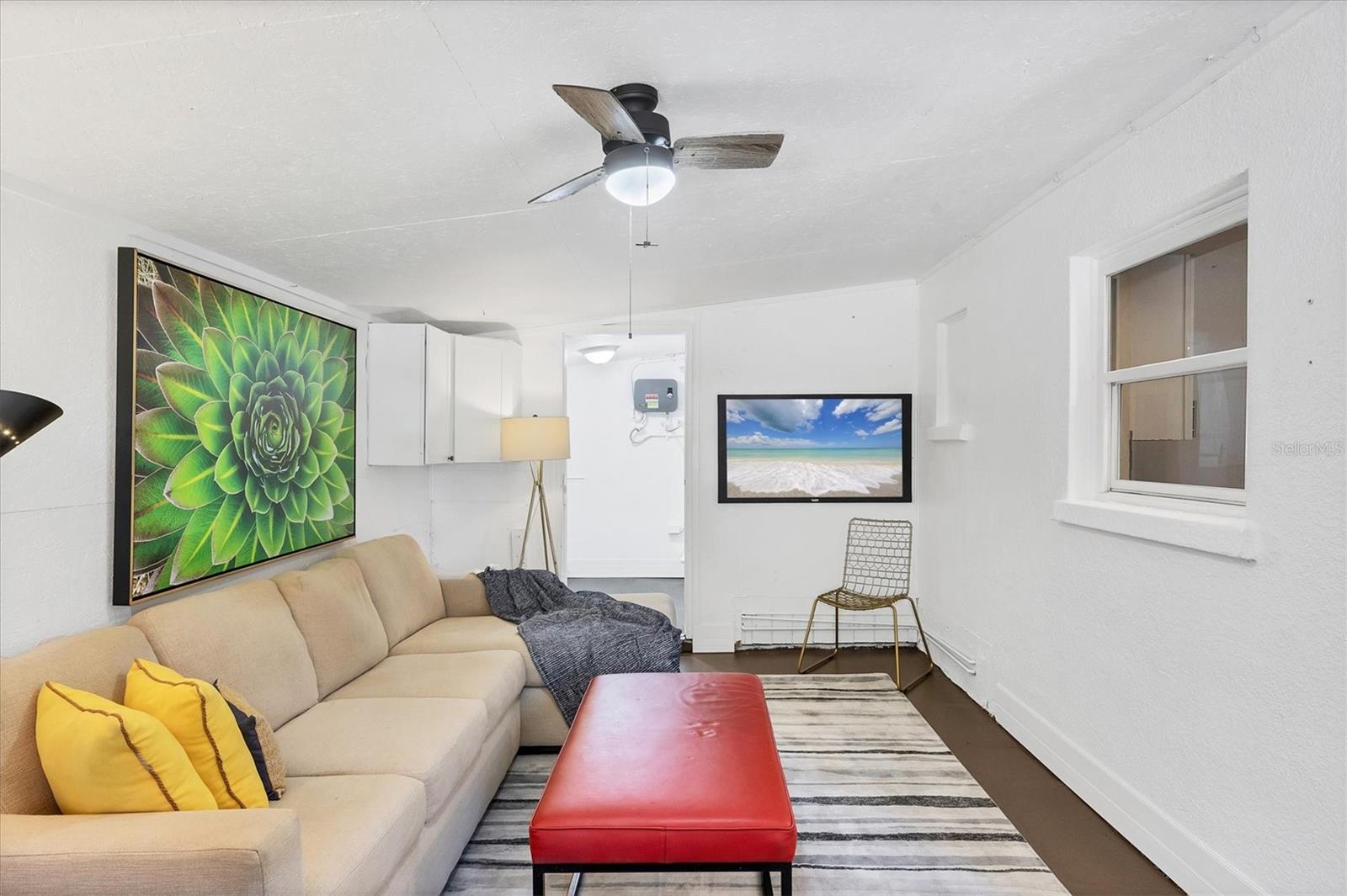 Image 17 of 33 For 2111 Vinson Avenue