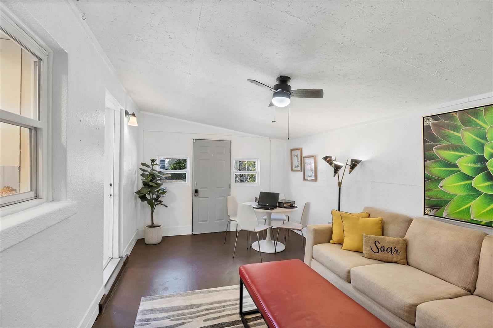 Image 18 of 33 For 2111 Vinson Avenue