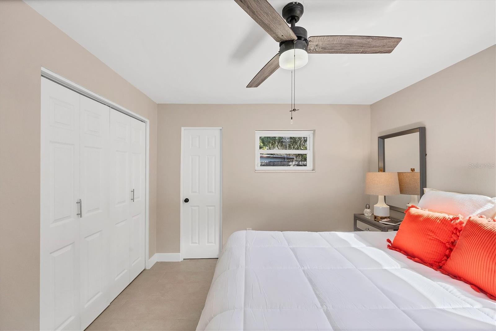 Image 20 of 33 For 2111 Vinson Avenue