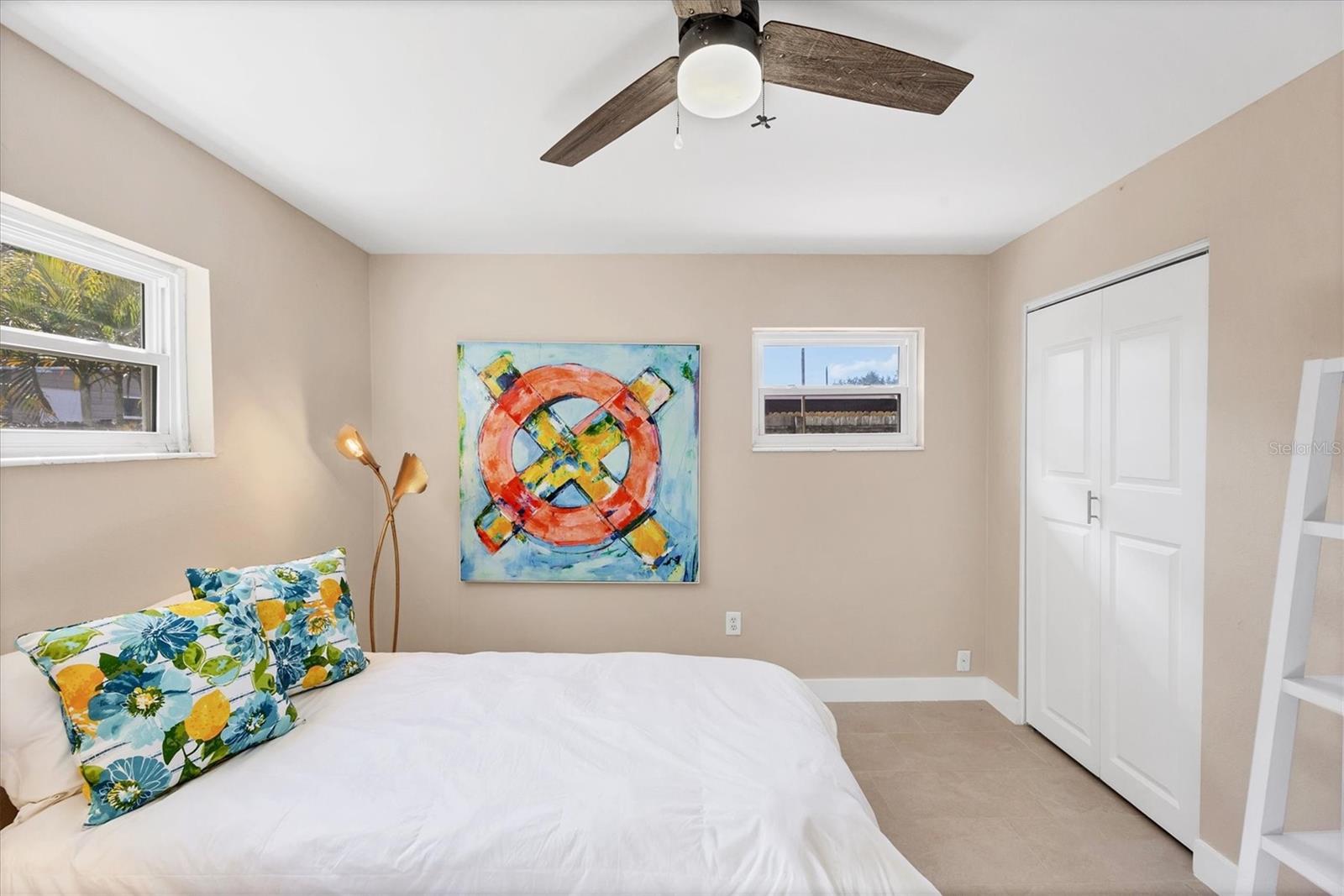 Image 22 of 33 For 2111 Vinson Avenue