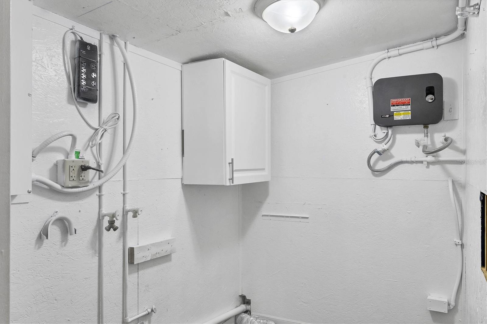 Image 27 of 33 For 2111 Vinson Avenue