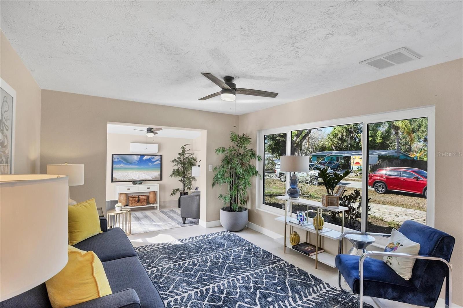 Image 4 of 33 For 2111 Vinson Avenue