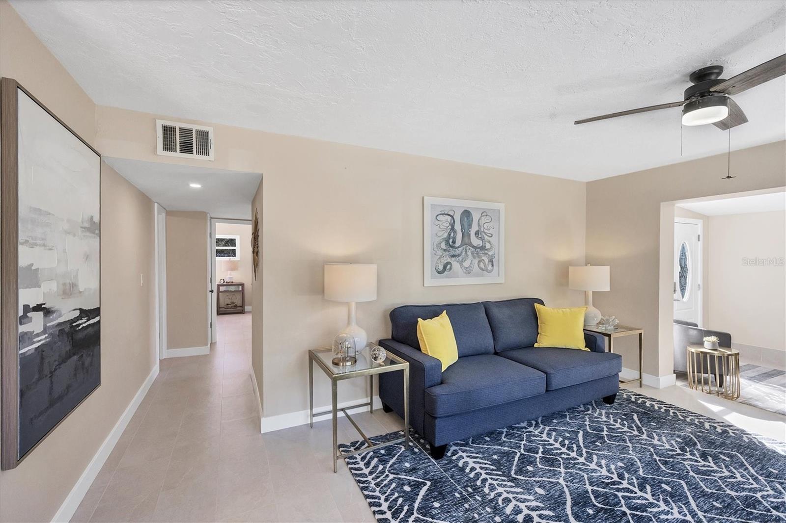 Image 7 of 33 For 2111 Vinson Avenue