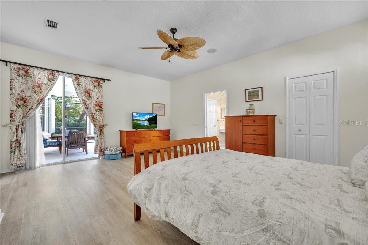 Image 22 of 58 For 7626 Desert Inn Way