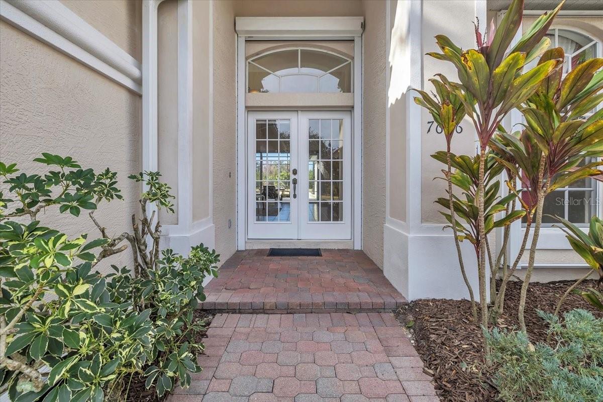 Image 6 of 58 For 7626 Desert Inn Way