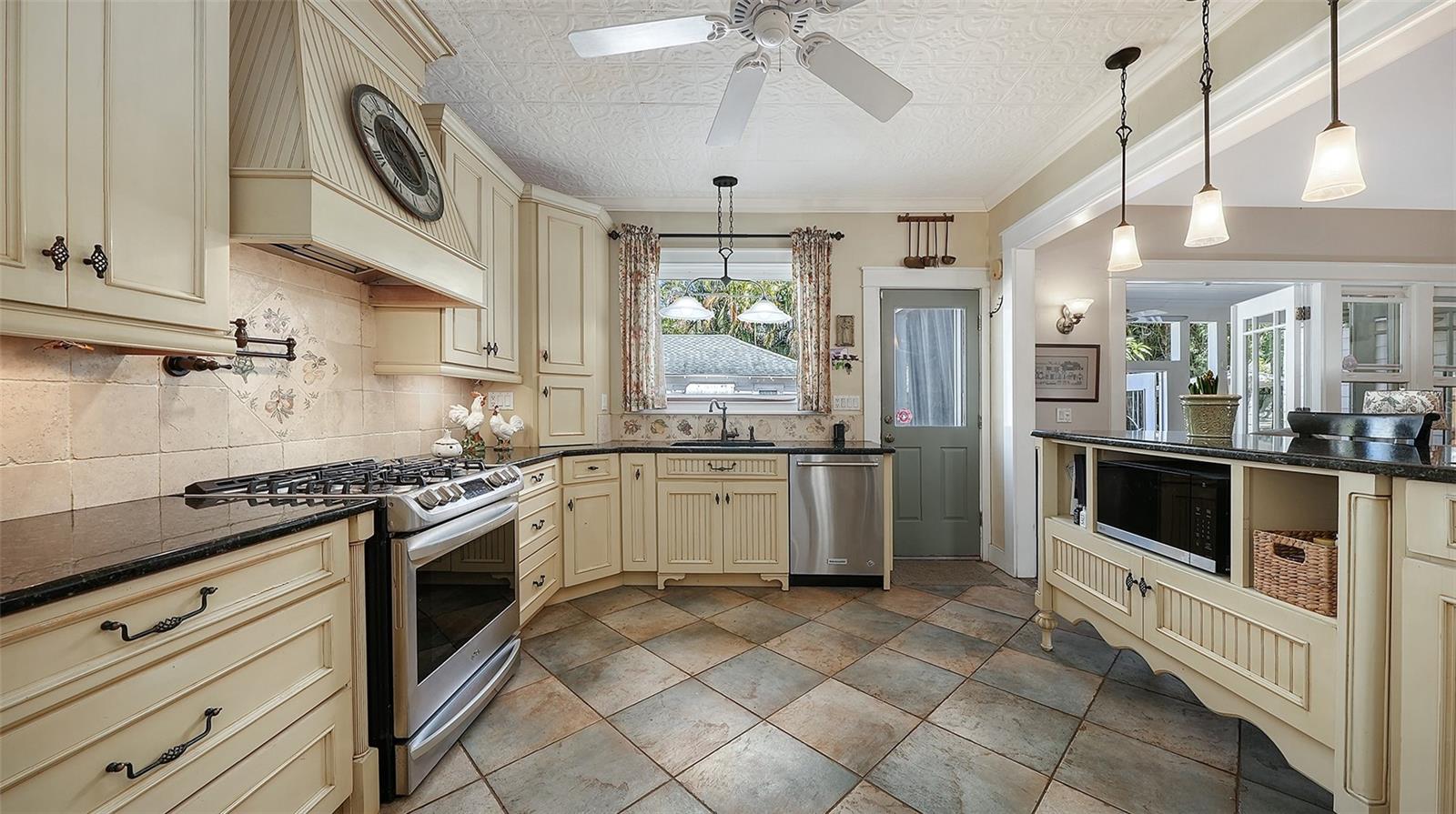 Image 19 of 50 For 1751 Floyd Street