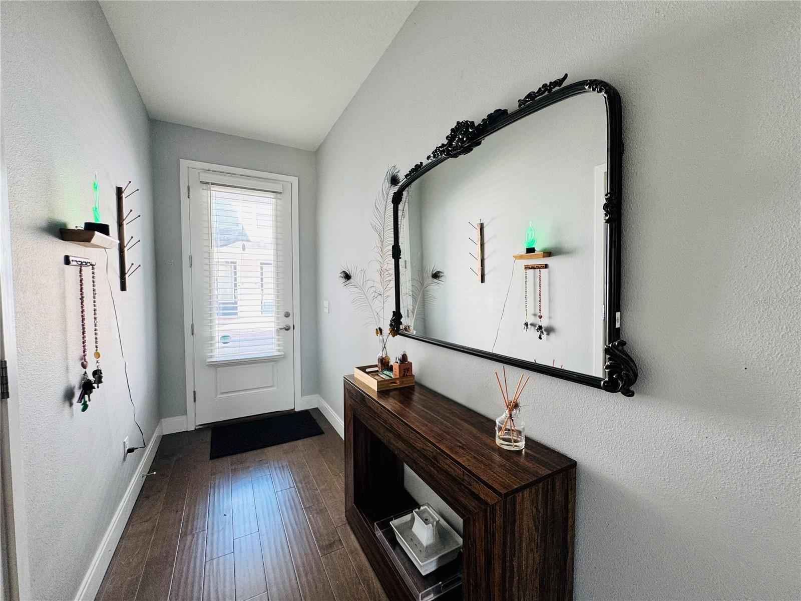 Image 3 of 6 For 6617 Manhattan Avenue 5