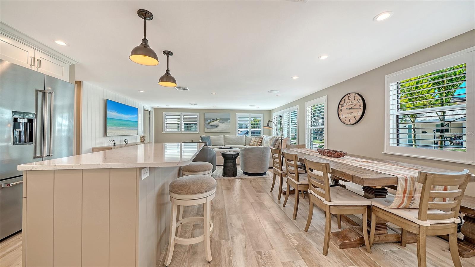 Image 10 of 63 For 6140 Midnight Pass Road B6