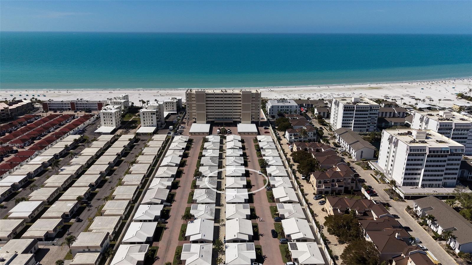 Image 4 of 63 For 6140 Midnight Pass Road B6