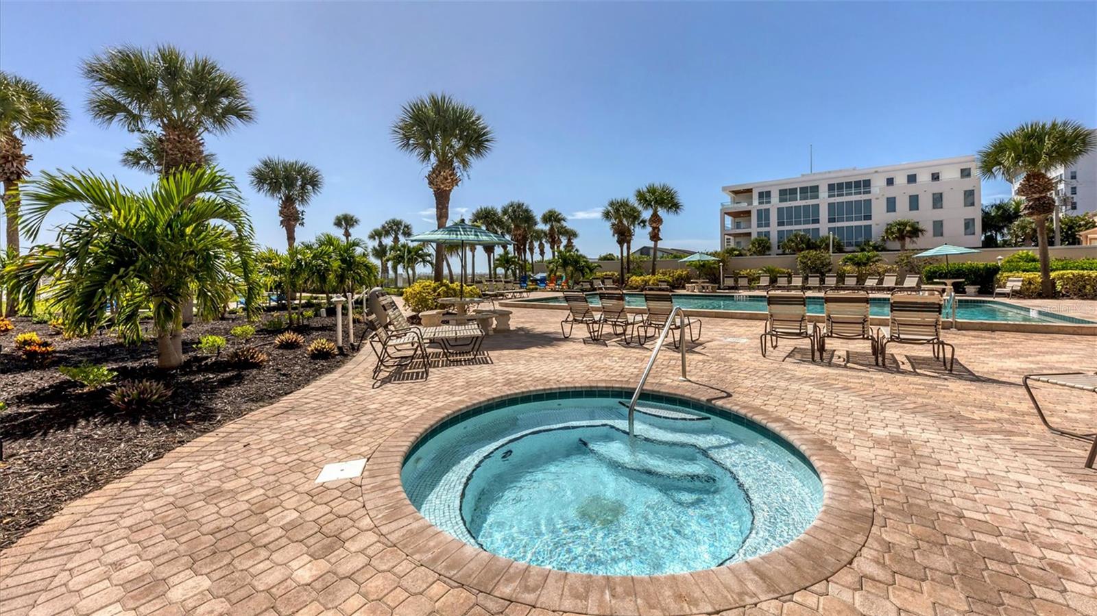 Image 43 of 63 For 6140 Midnight Pass Road B6