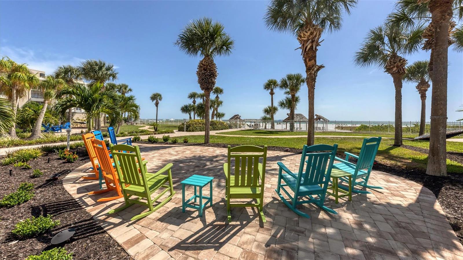 Image 44 of 63 For 6140 Midnight Pass Road B6