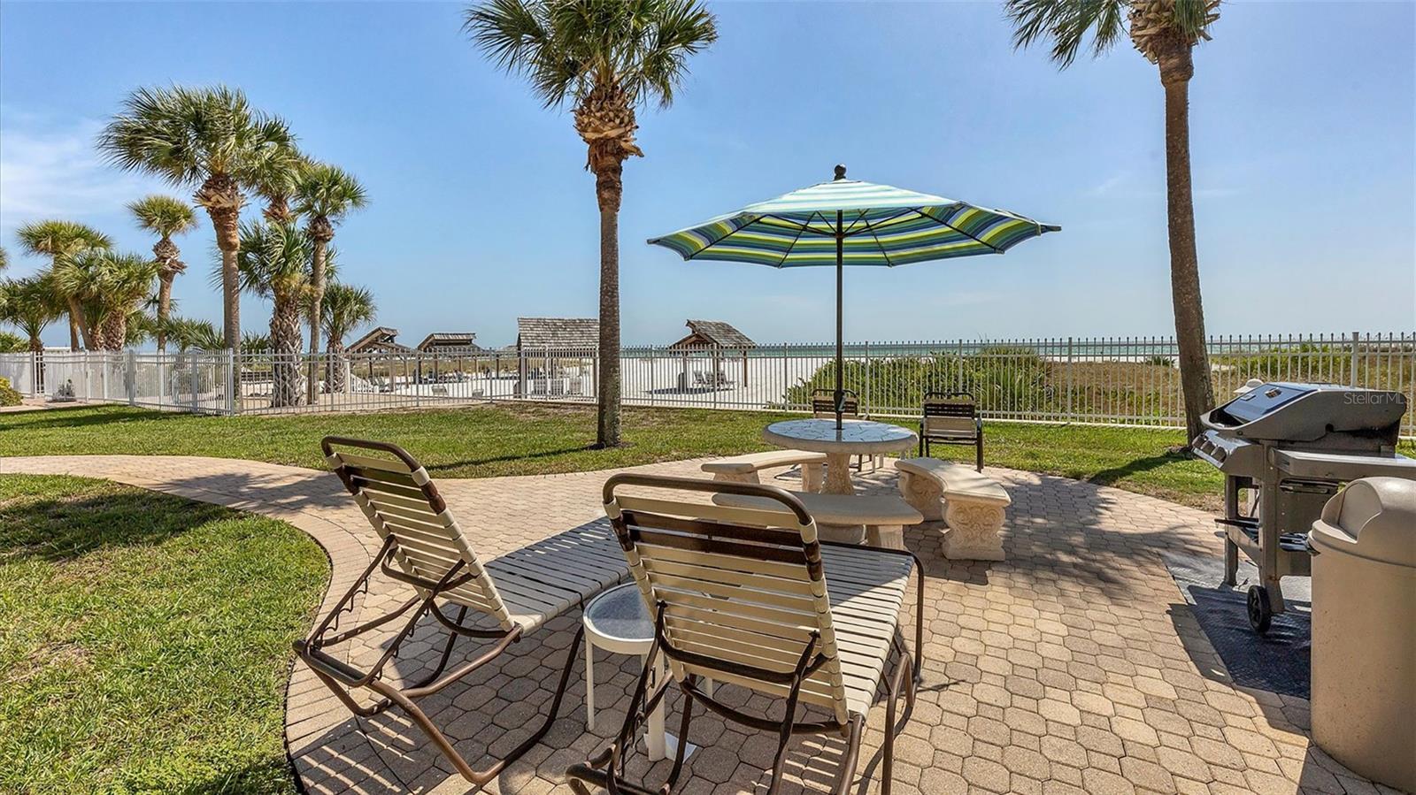 Image 46 of 63 For 6140 Midnight Pass Road B6