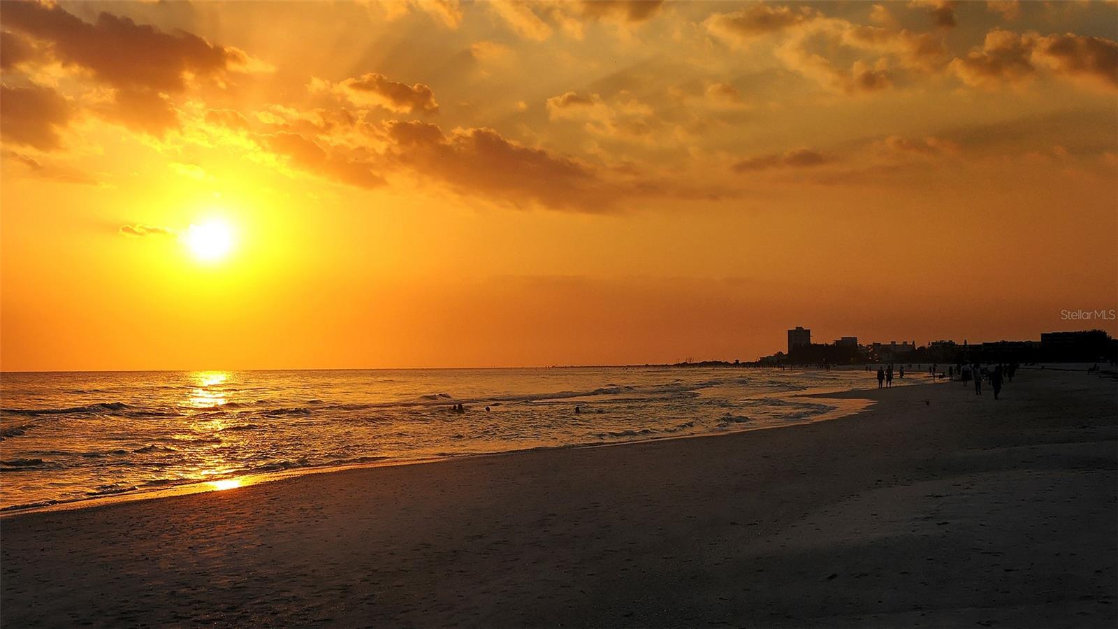 Image 57 of 63 For 6140 Midnight Pass Road B6