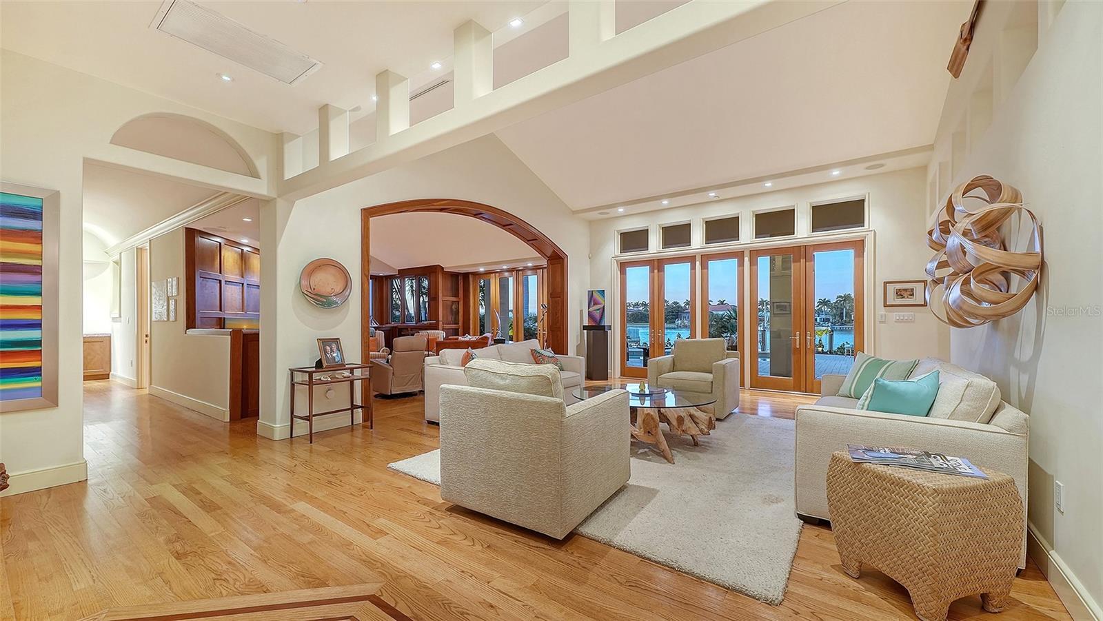 Image 11 of 65 For 316 Royal Flamingo Drive