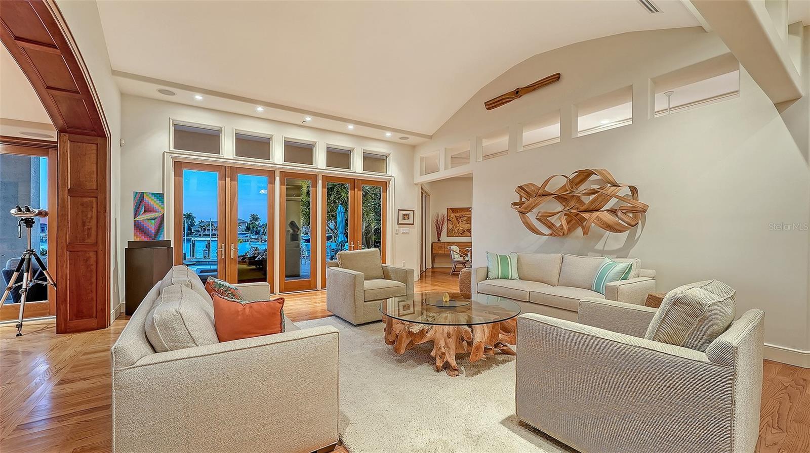 Image 12 of 65 For 316 Royal Flamingo Drive