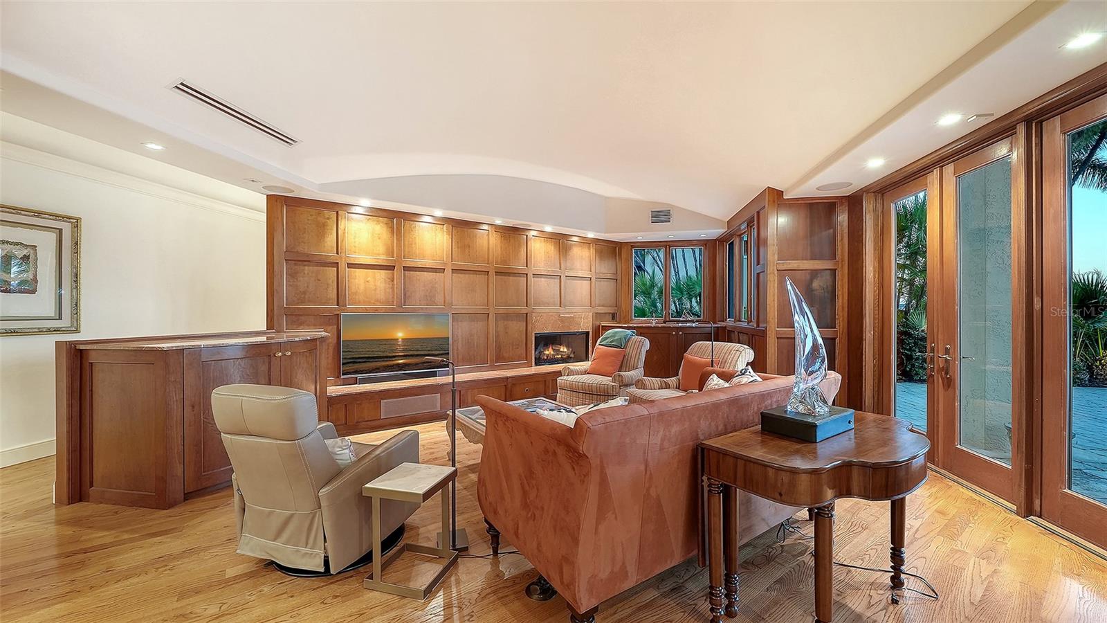 Image 16 of 65 For 316 Royal Flamingo Drive