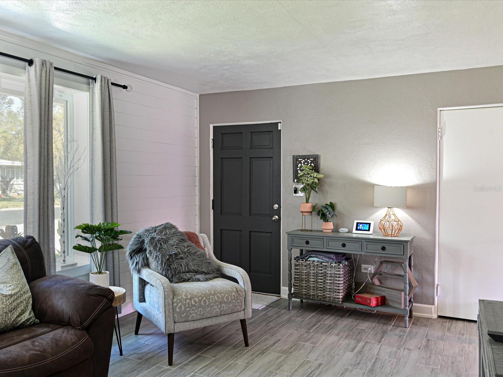 Image 15 of 31 For 3307 3rd Avenue W