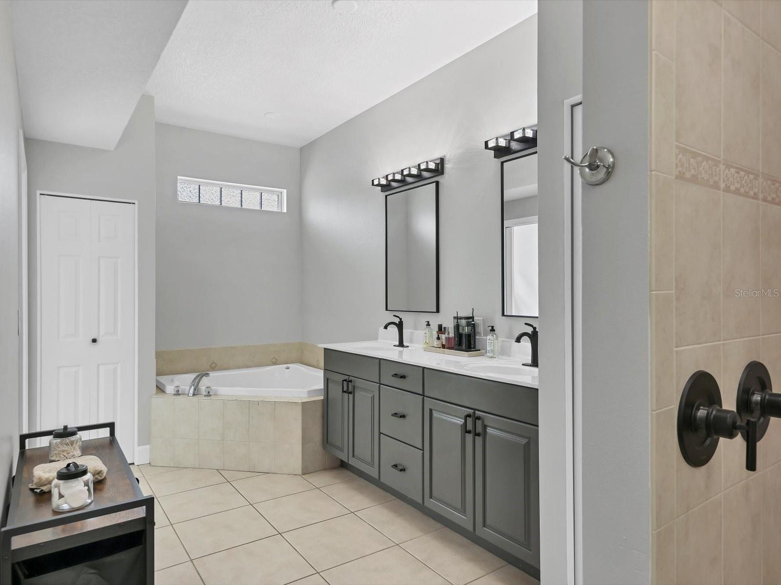 Image 25 of 58 For 6813 Short Creek Lane