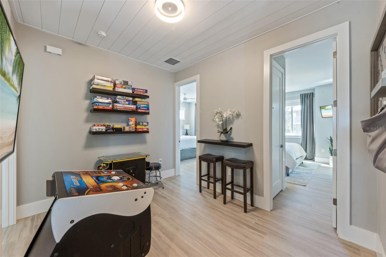 Image 19 of 52 For 903 Shore Drive B