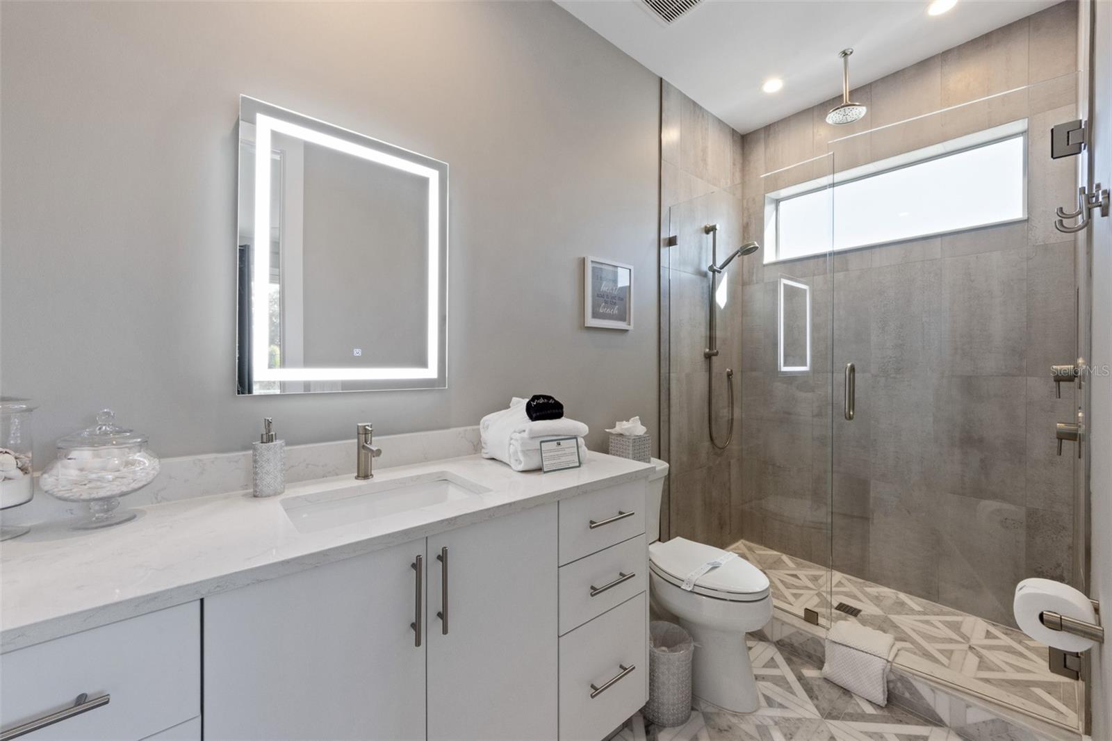 Image 24 of 52 For 903 Shore Drive B