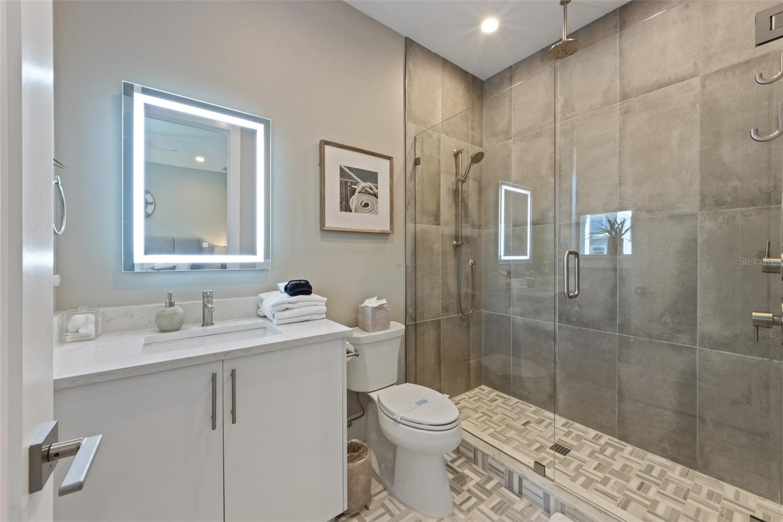 Image 28 of 52 For 903 Shore Drive B