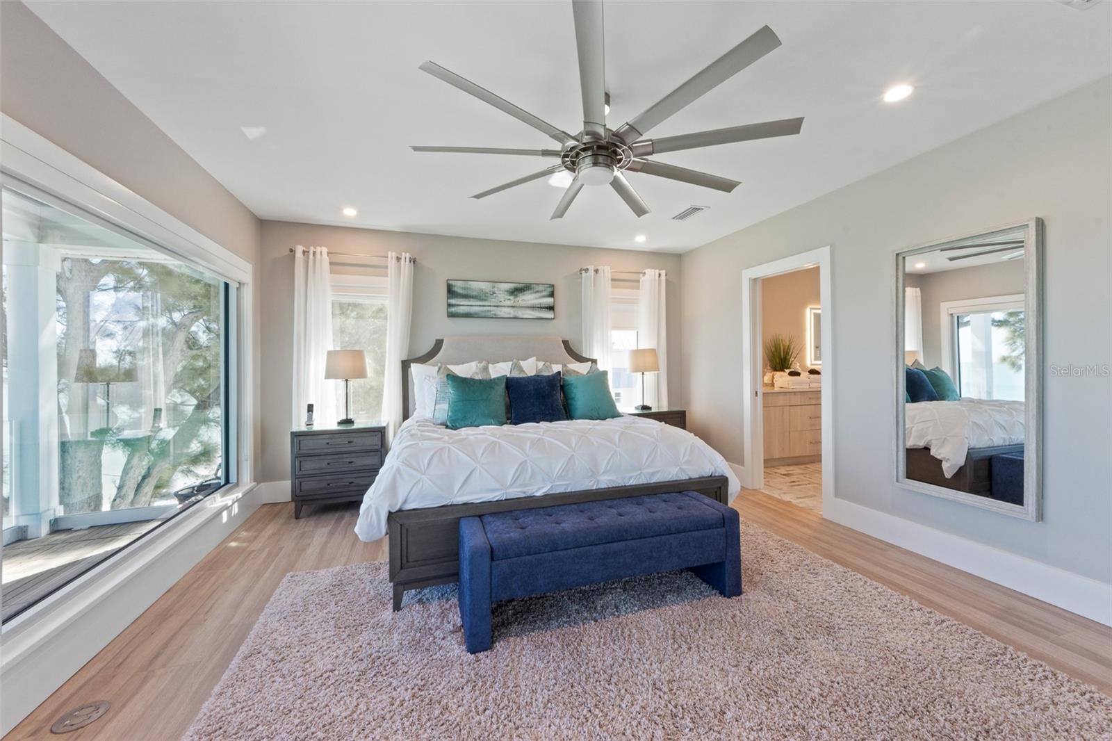 Image 33 of 52 For 903 Shore Drive B