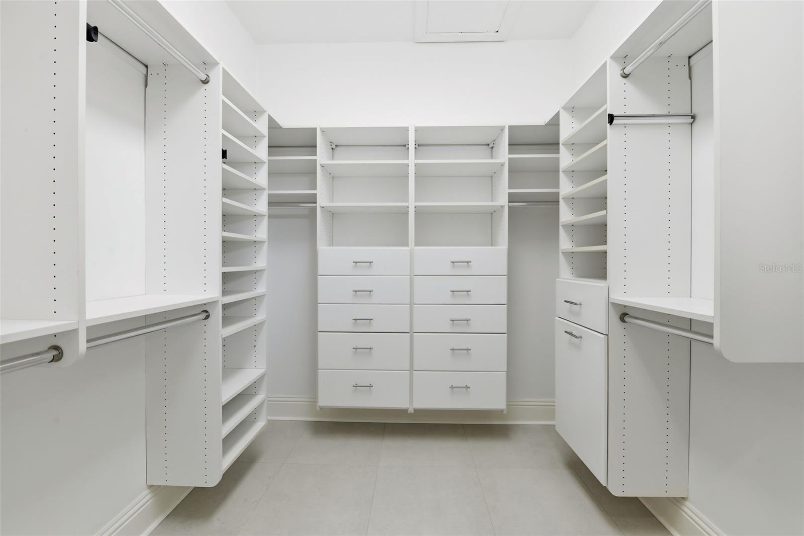 Listing photo id 22 for 7796 Alister Mackenzie Drive