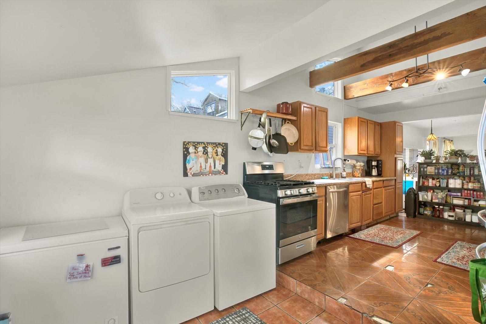 Image 10 of 49 For 911 29th Street N