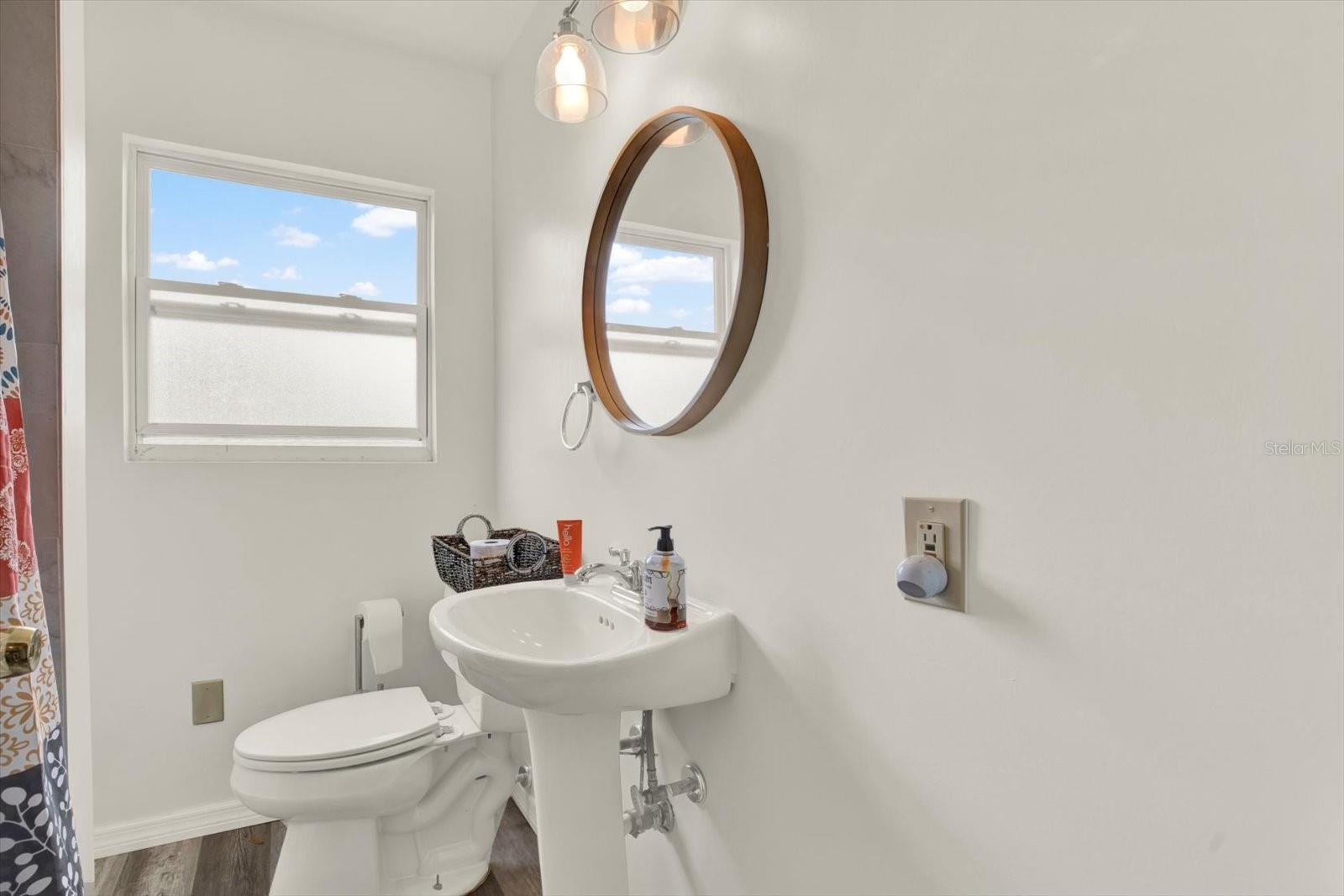 Image 18 of 49 For 911 29th Street N