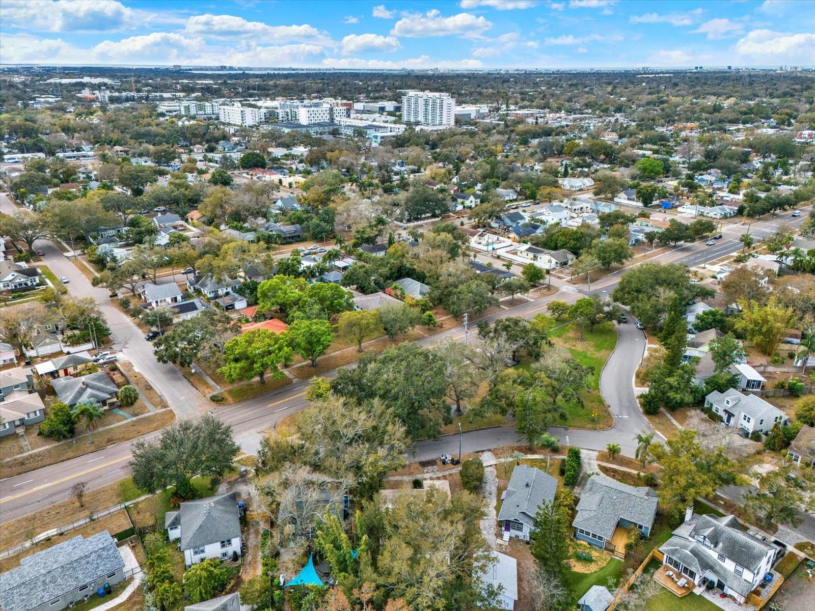 Image 42 of 49 For 911 29th Street N