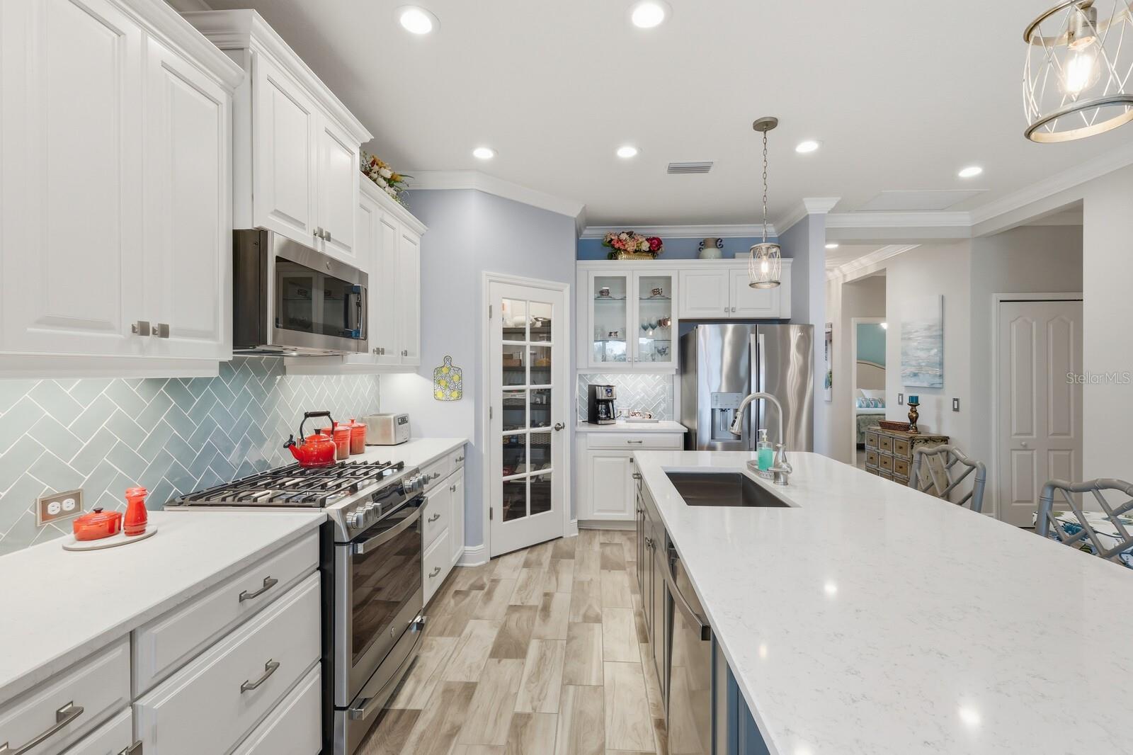 Image 24 of 73 For 2723 Sapphire Blue Lane