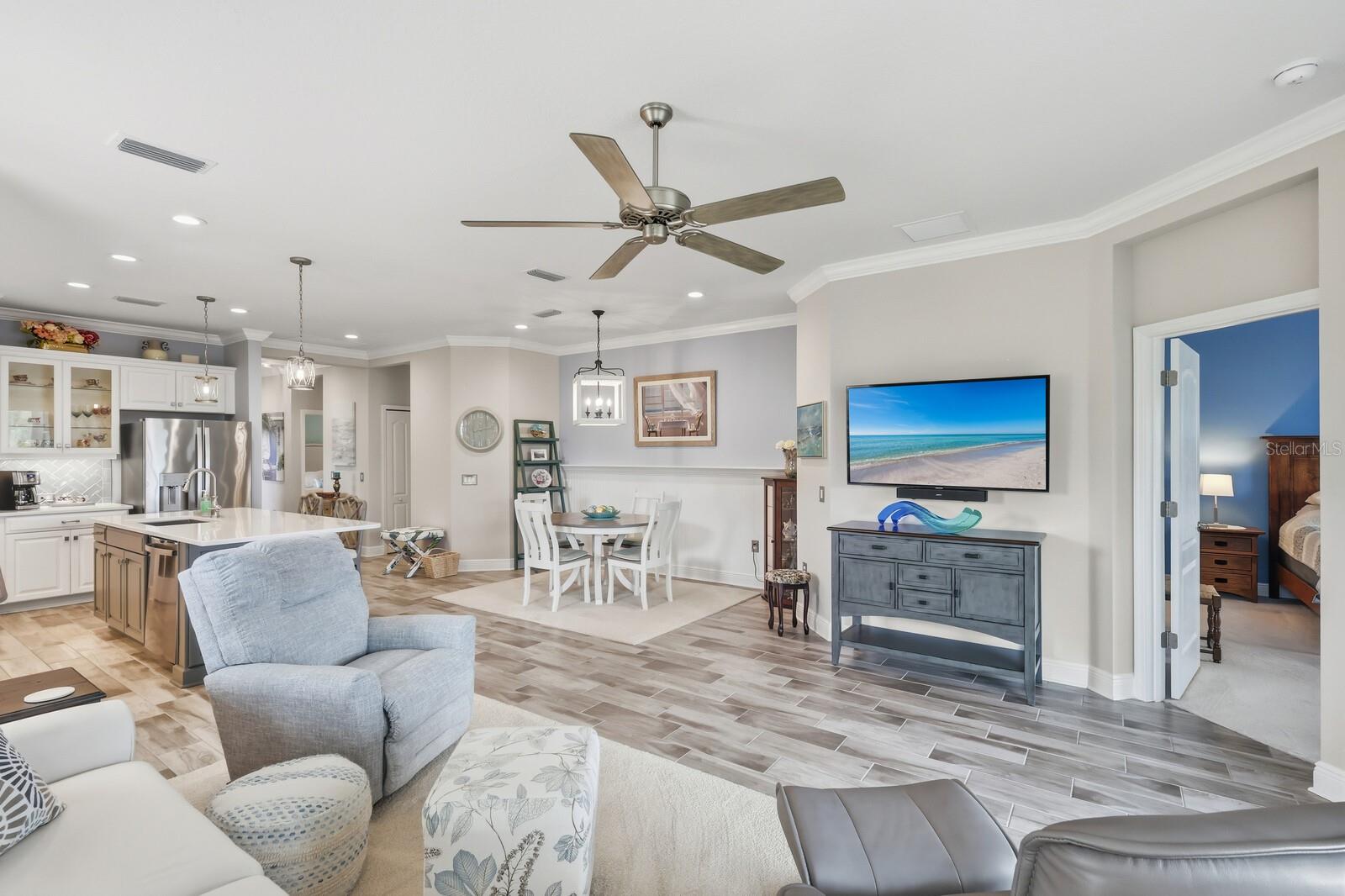 Image 32 of 73 For 2723 Sapphire Blue Lane