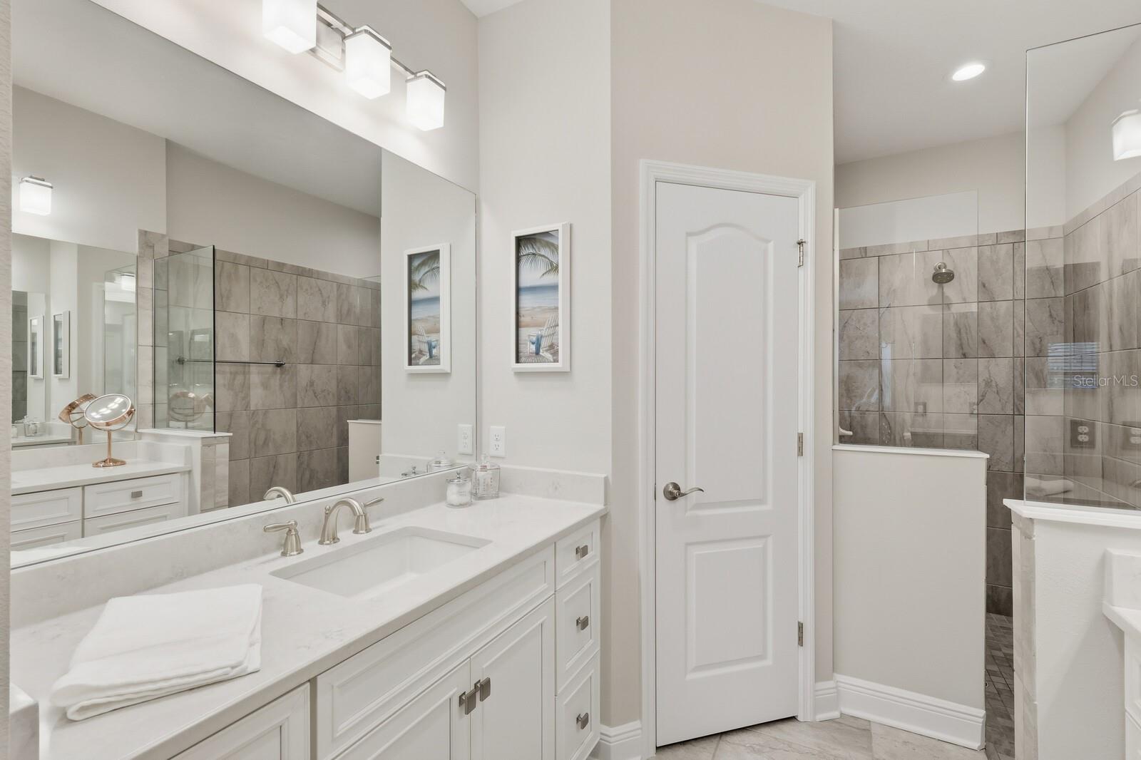 Image 41 of 73 For 2723 Sapphire Blue Lane