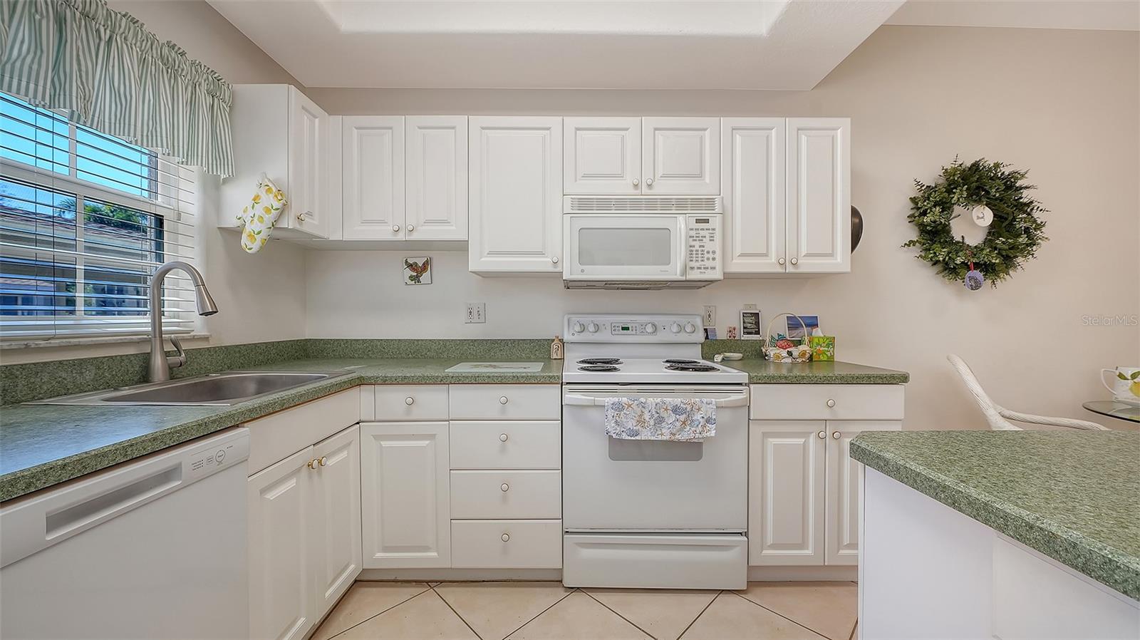 Image 12 of 70 For 4205 Castlebridge Lane 1112