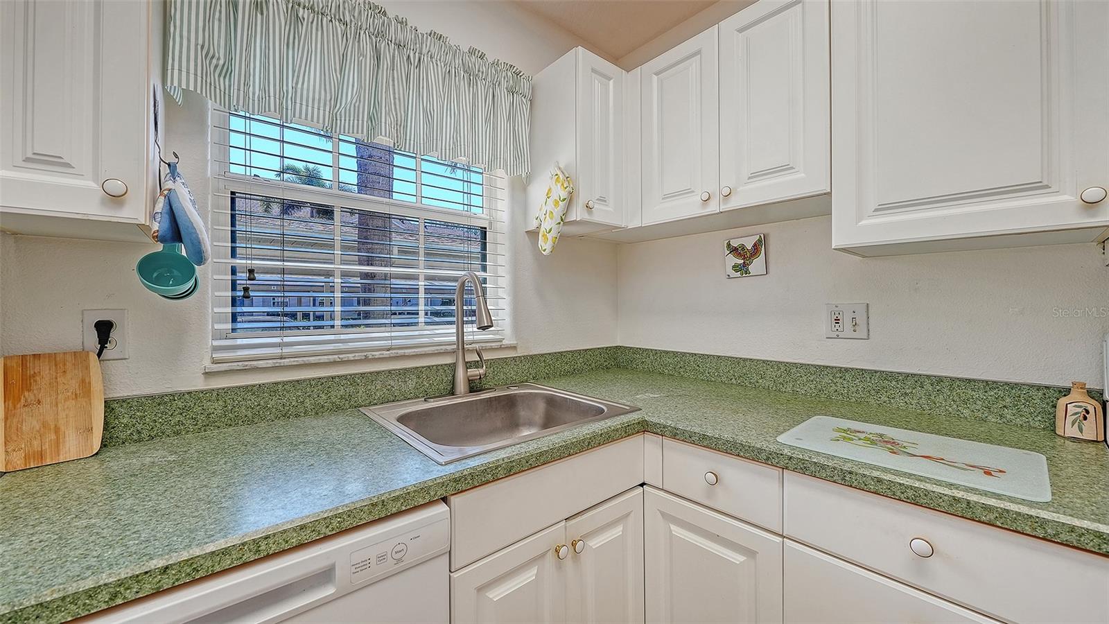 Image 13 of 70 For 4205 Castlebridge Lane 1112