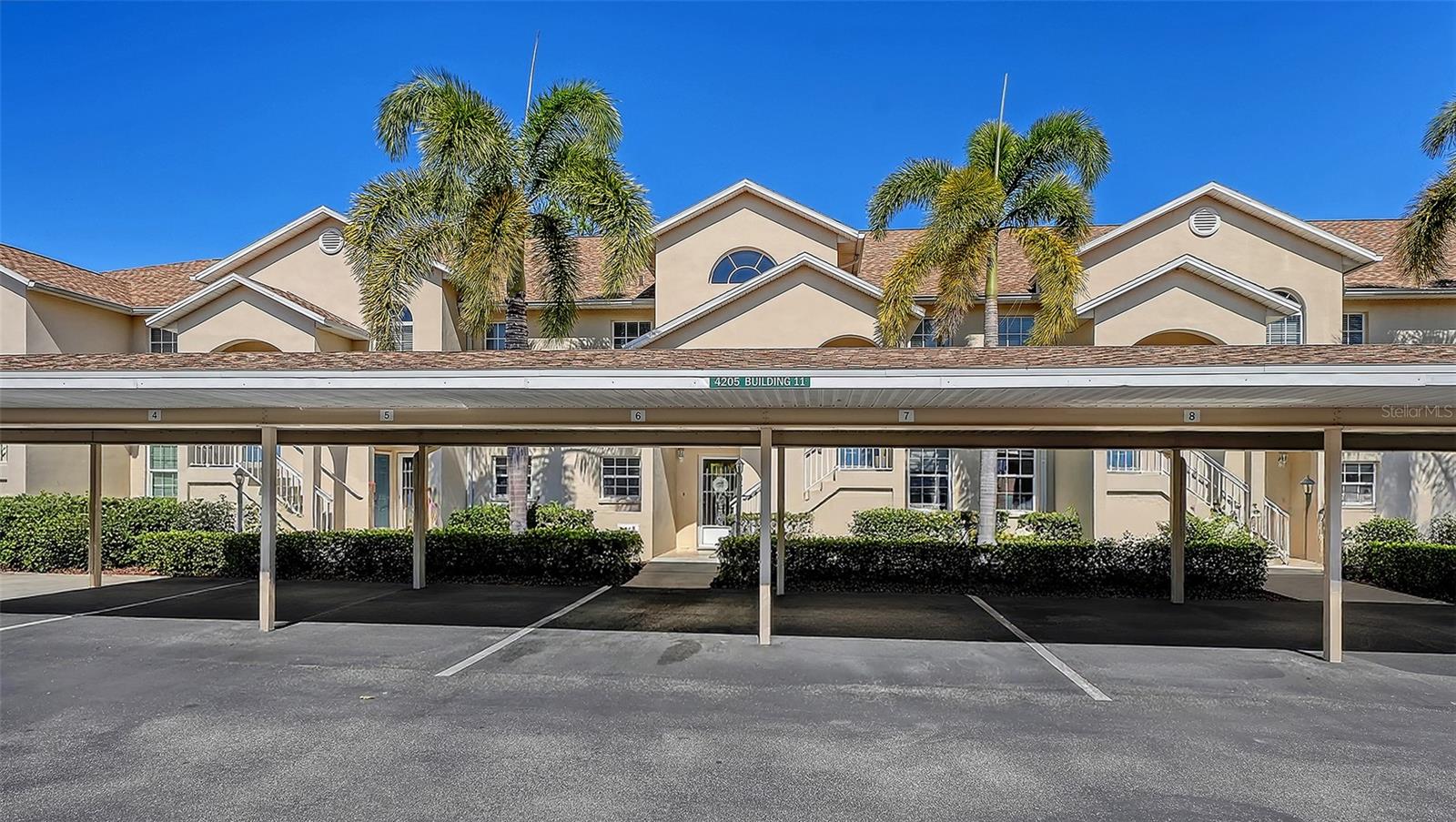 Image 2 of 70 For 4205 Castlebridge Lane 1112