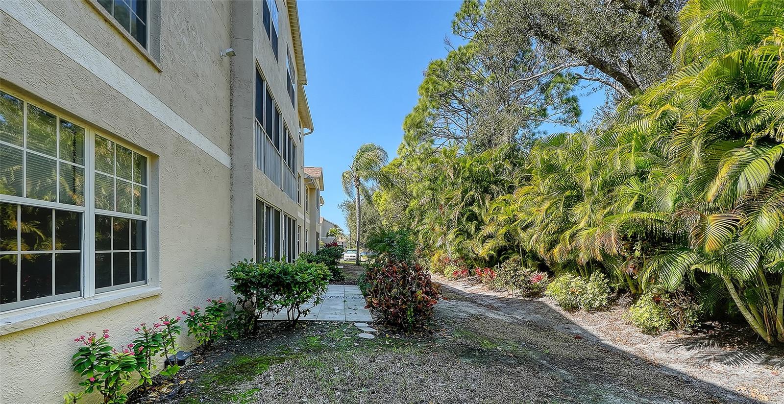 Image 29 of 70 For 4205 Castlebridge Lane 1112