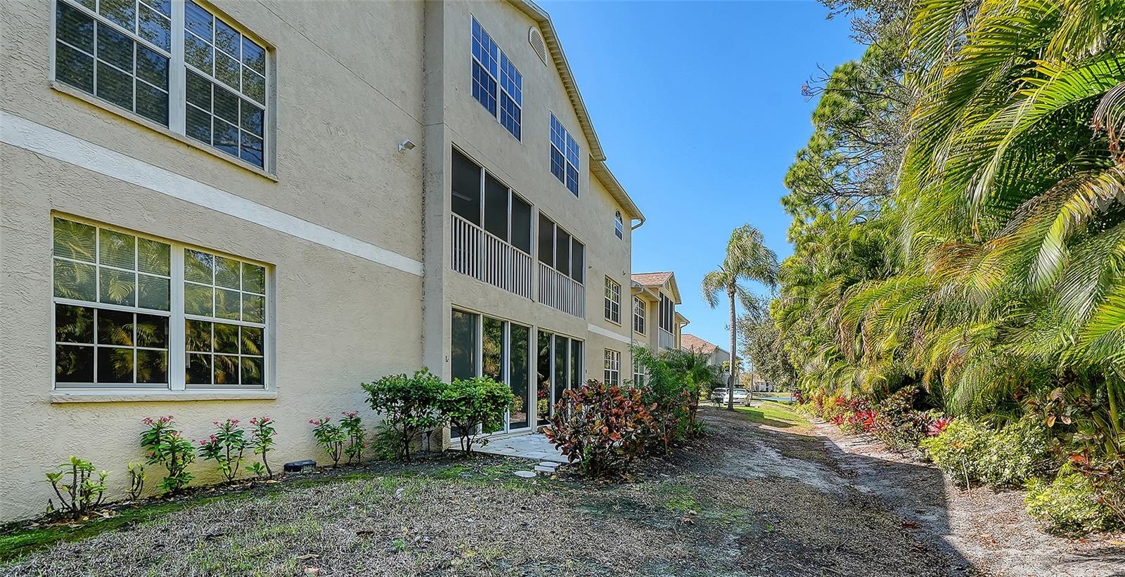 Image 30 of 70 For 4205 Castlebridge Lane 1112