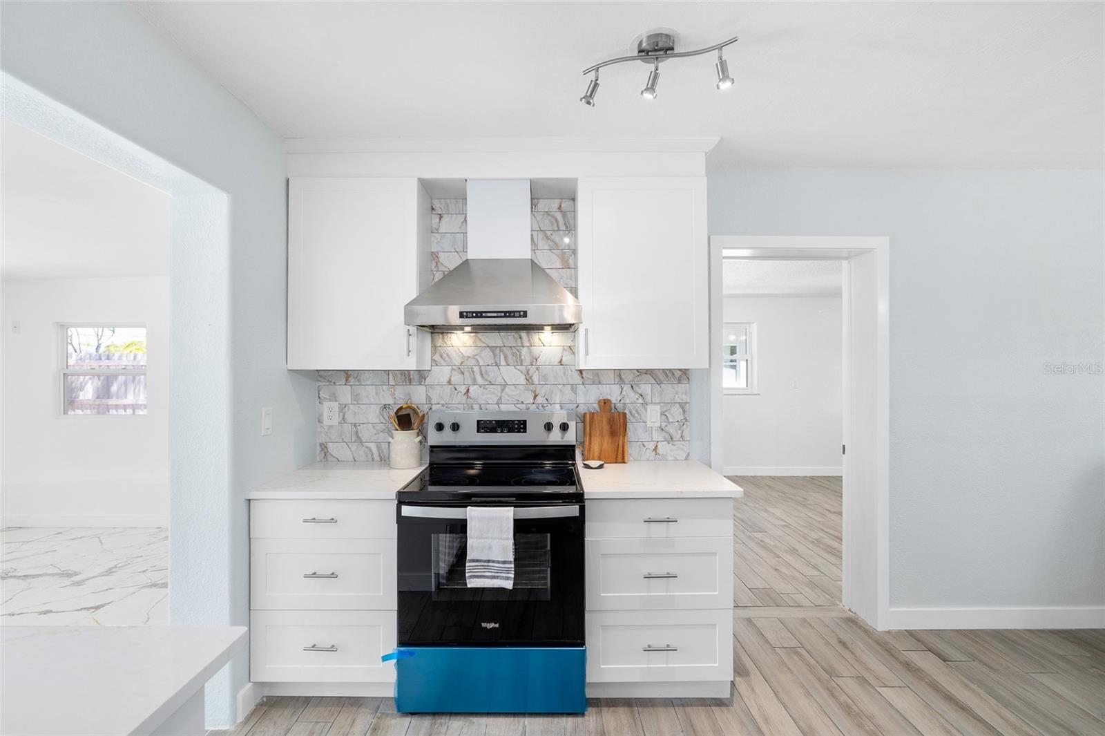 Image 10 of 33 For 1827 Nevada Avenue Ne