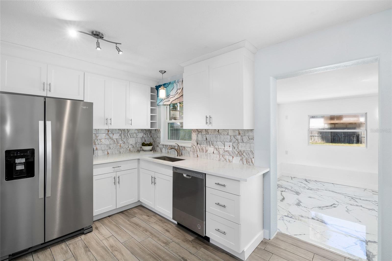 Image 11 of 33 For 1827 Nevada Avenue Ne