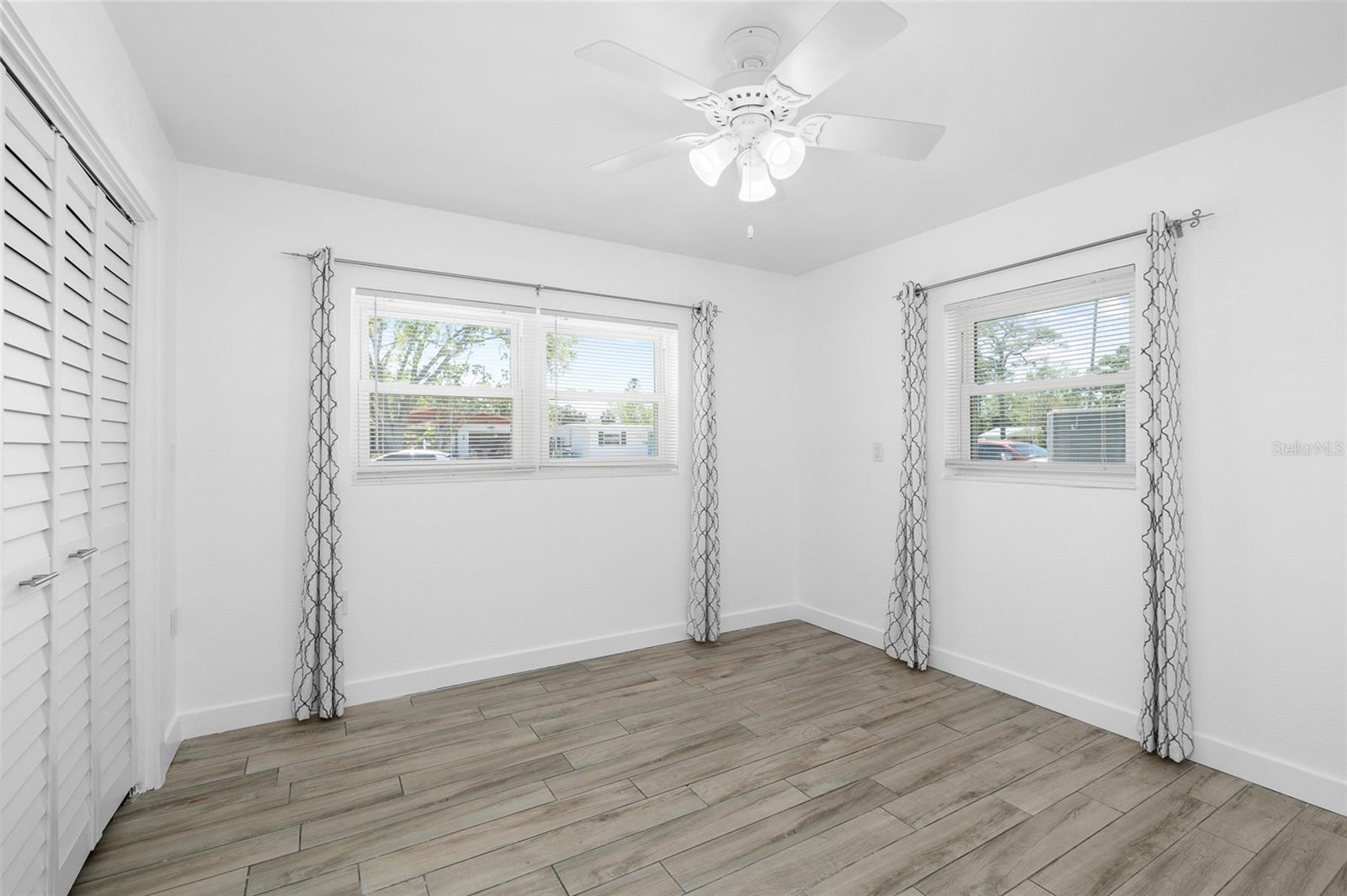 Image 17 of 33 For 1827 Nevada Avenue Ne