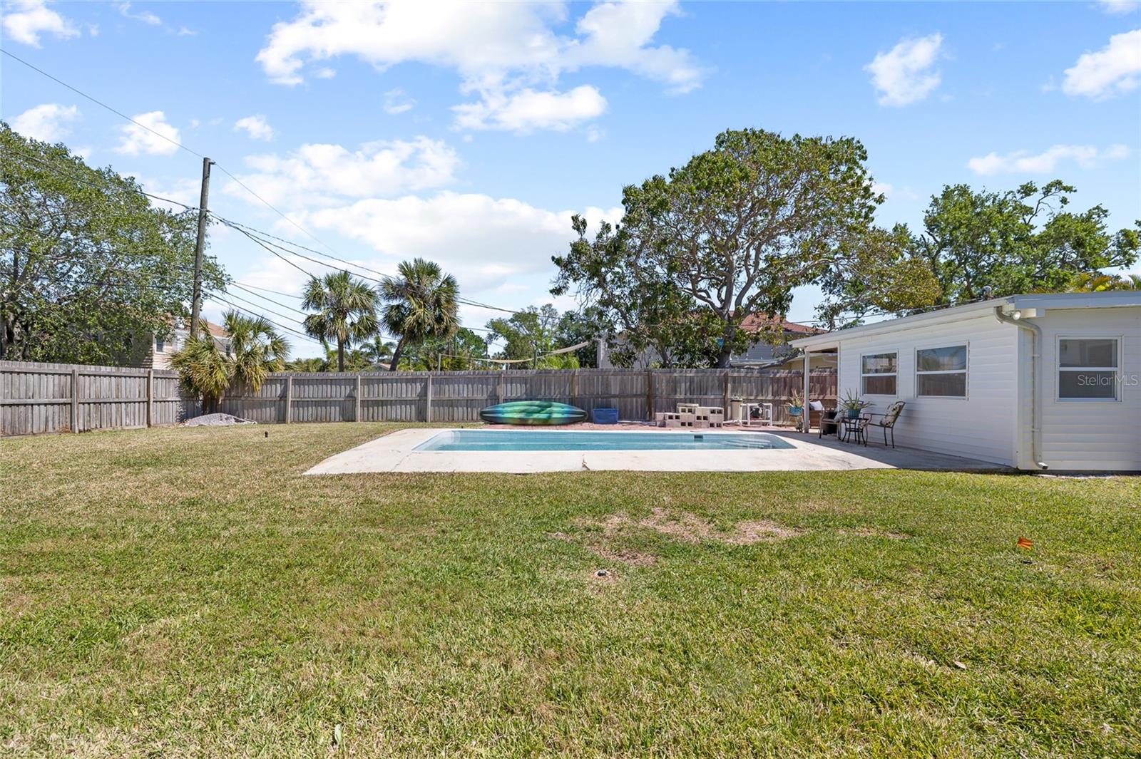 Image 27 of 33 For 1827 Nevada Avenue Ne