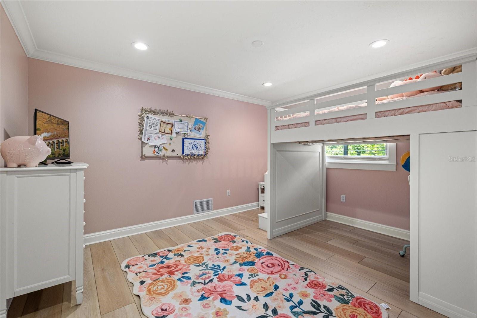 Image 34 of 63 For 2519 Sesame Street