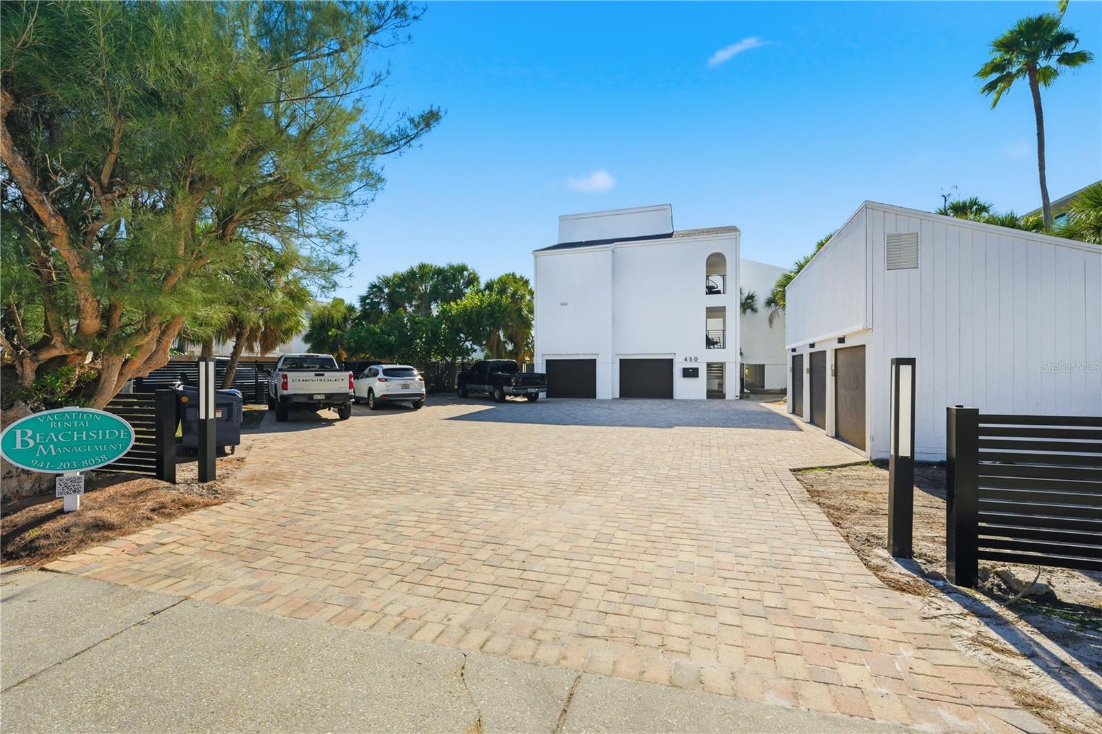 Image 14 of 69 For 450 Beach Road 3